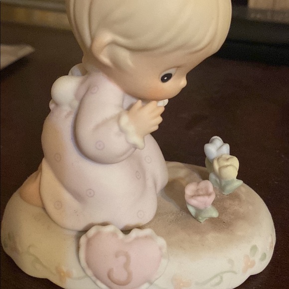 Precious moments ages 1-16 - Picture 4 of 12